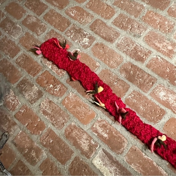 Handmade hand knit red extra long cozy scarf - Picture 16 of 16